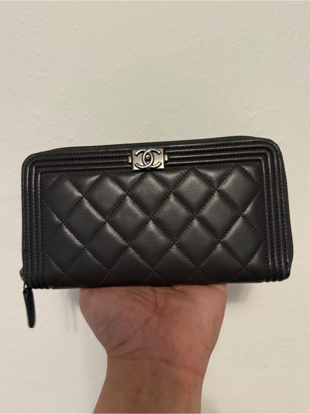CHANEL hunter green Quilted Leather Zip-Around Wallet with CC Logo